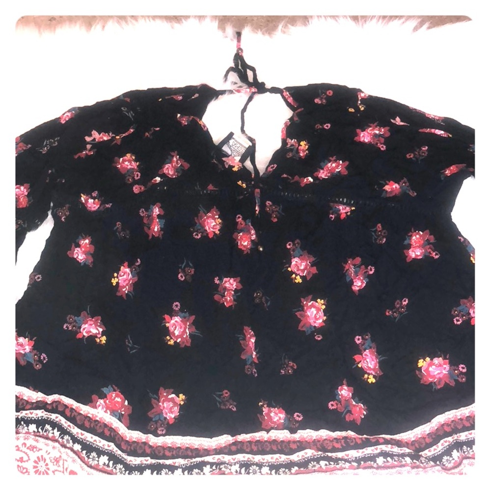 Long sleeve open shoulder flowy shirt